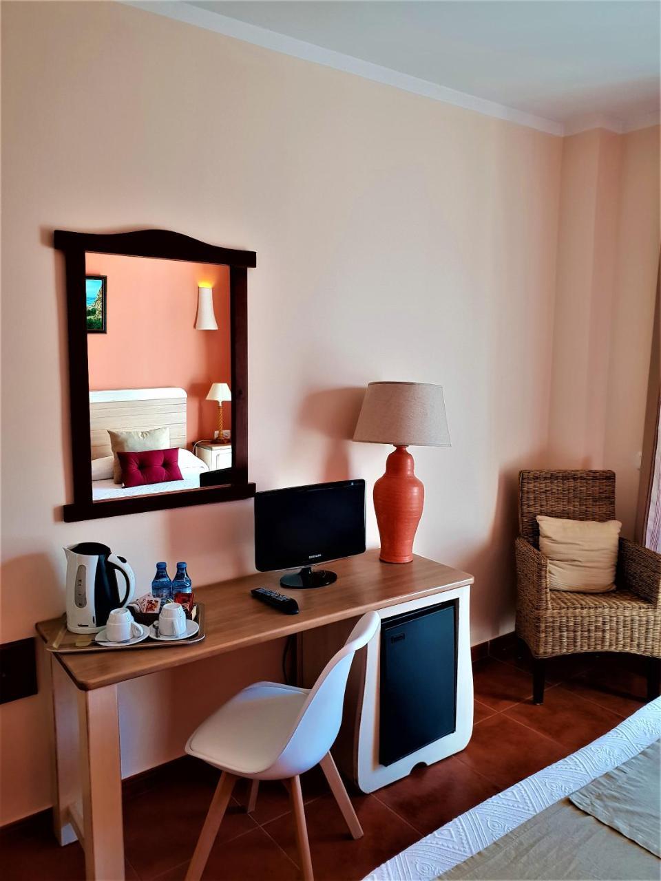 Hotel Las Calas Агуа Амарга Екстериор снимка